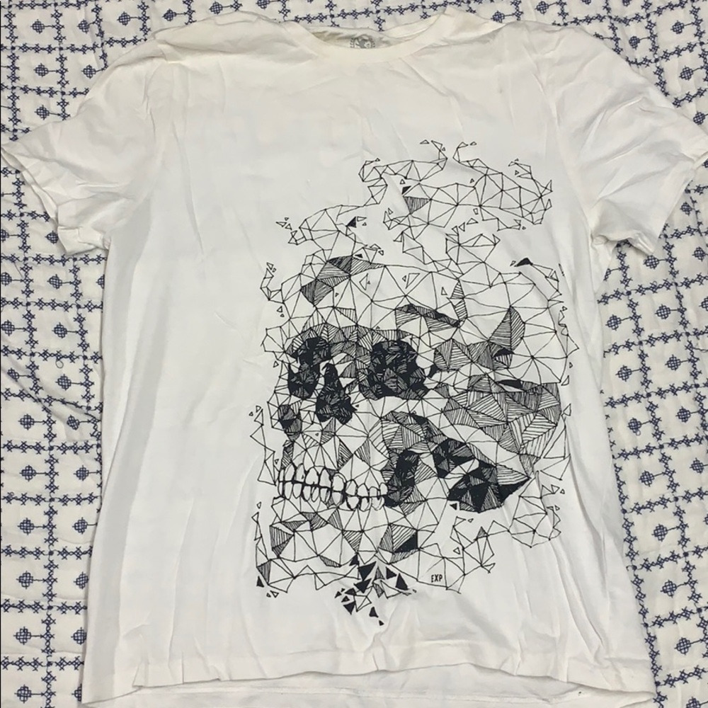 Express skull t-shirt size medium